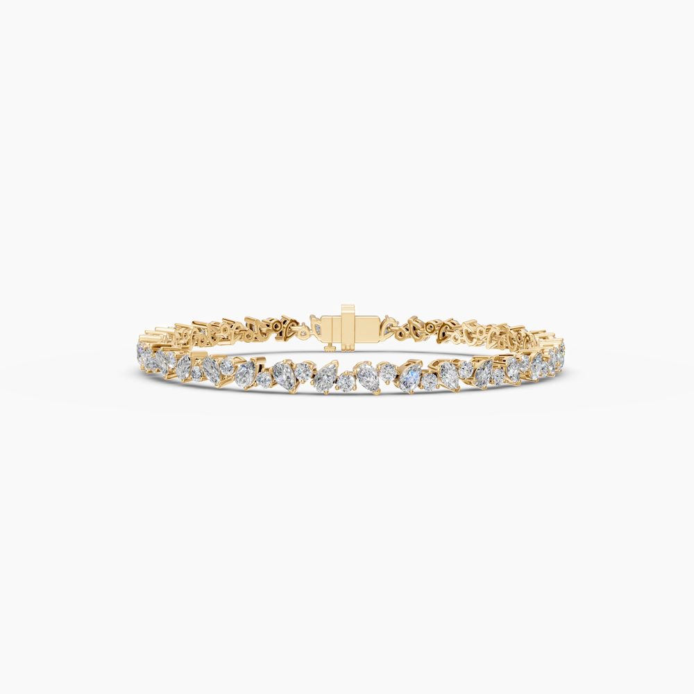 Pear and round tennis bracelet render